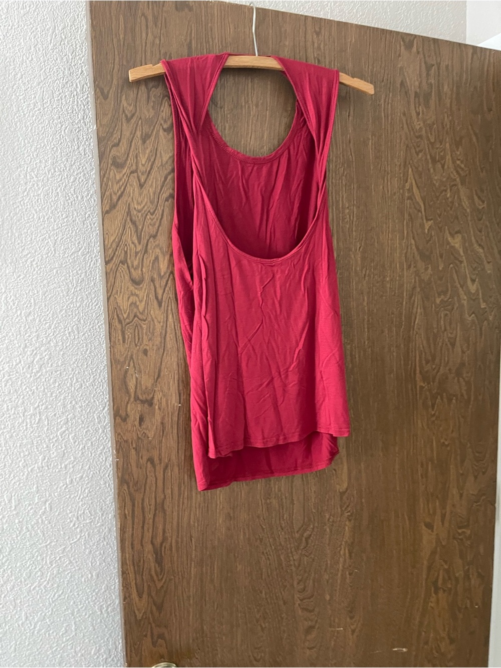 Women's Sleeveless Scoop Neck Tank Top - Red
